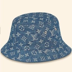 Louis Vuitton Monogram Essential Hat